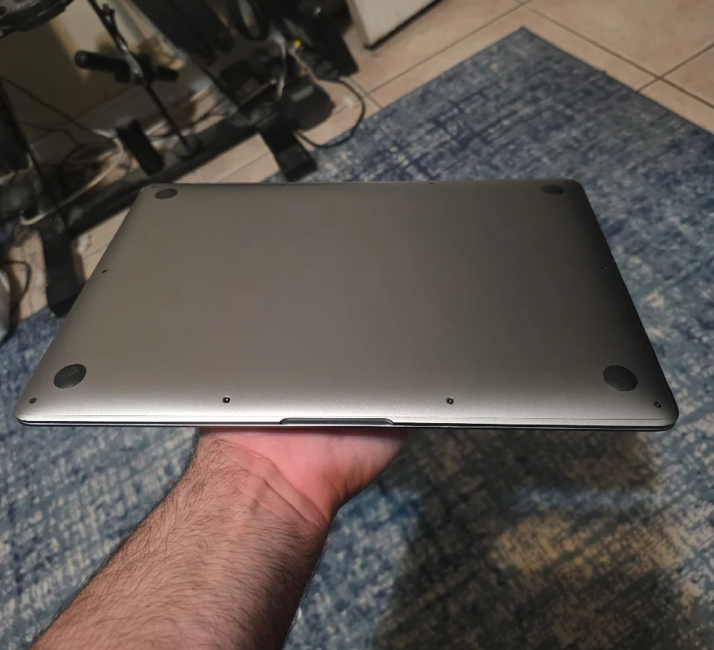 Apple MacBookAir 13 Inch - Sleek Gray Finish